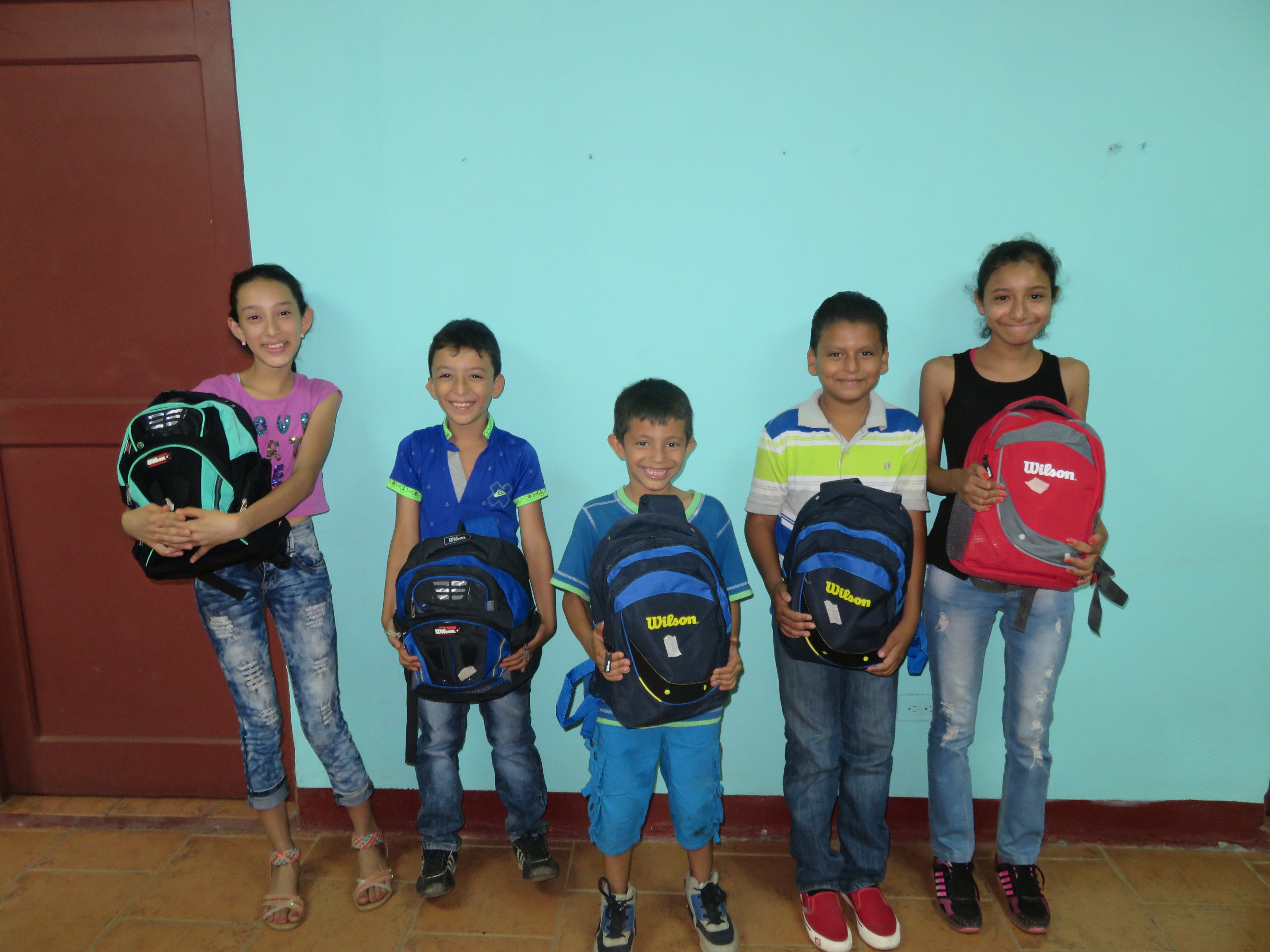 Elementary school students from La Isla